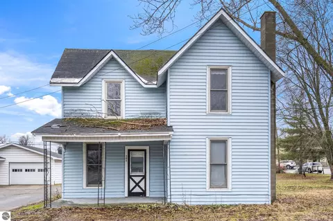 305 W Elmore St, Manton, MI 49663