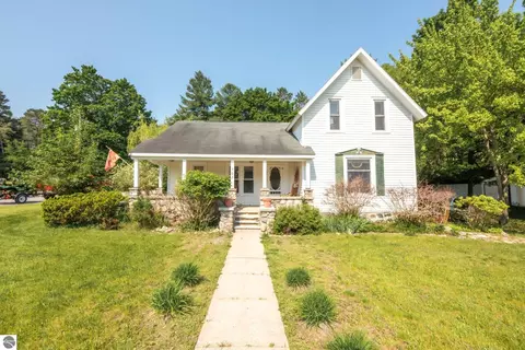 903 N Bridge St, Bellaire, MI 49615