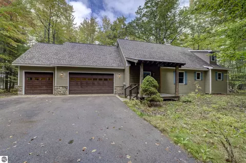 838 Blue Heron Dr, Kalkaska, MI 49646