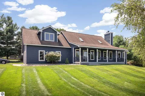 3850 Burlington Dr, Williamsburg, MI 49690