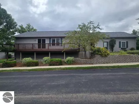 3801 Creekside Dr # 21, Traverse City, MI 49684