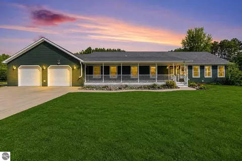 9190 Cedar Run Rd, Traverse City, MI 49684