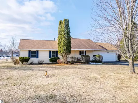5865 Cherry Blossom Dr, Traverse City, MI 49685