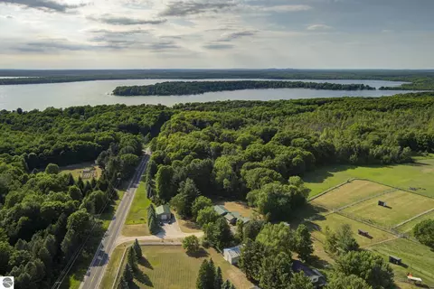 4793 E Duck Lake Rd, Grawn, MI 49637