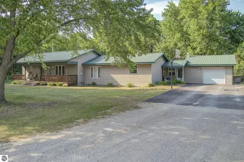 4793 E Duck Lake Rd, Grawn, MI 49637