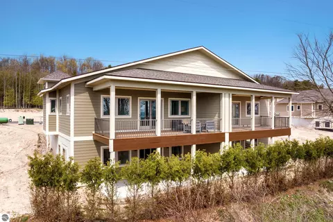 758 Waypoint Cir, Suttons Bay, MI 49682