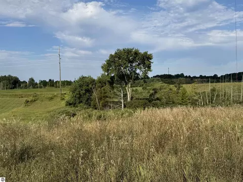 2231 Tyler Hills Dr, Traverse City, MI 49685