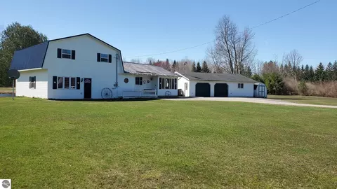 5085 W Redstone Rd, Saint Louis, MI 48880