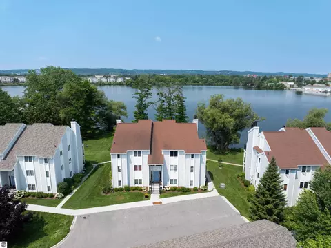 730 Centre Pl #18, Traverse City, MI 49686