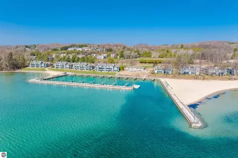 760 Waypoint Cir, Suttons Bay, MI 49682