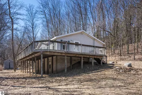 11153 Center Rd, Traverse City, MI 49686