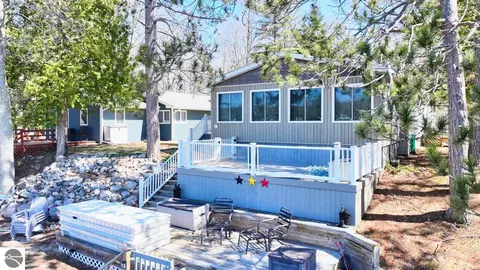 11190 S Shore Dr, Lake, MI 48632
