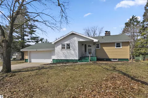 386 Marble St, Cadillac, MI 49601