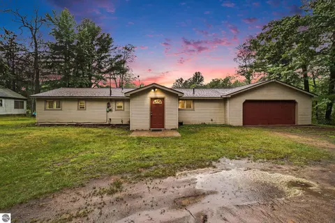 7418 Riverside Dr, Saint Helen, MI 48656