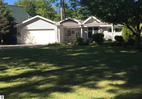 141 Birchwood Ave, Traverse City, MI 49686