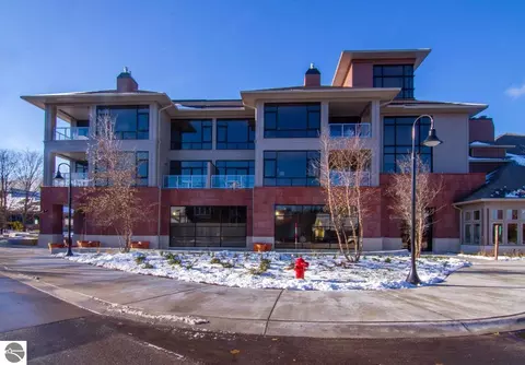 12450- Unit 14g Crystal Mountain Dr #386/388, Thompsonville, MI 48683