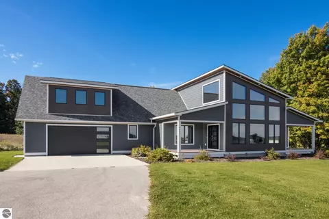4683 E Water View Dr, Lake Leelanau, MI 49653