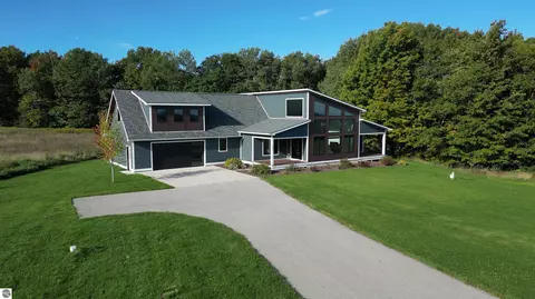 4683 E Water View Dr, Lake Leelanau, MI 49653