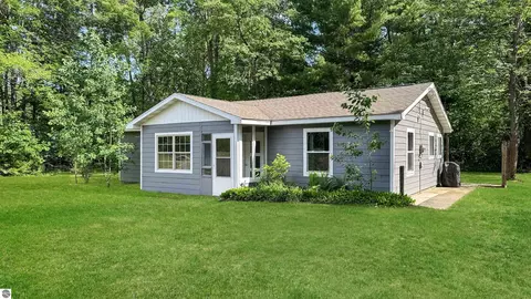 180 E Sanborn Rd, Lake City, MI 49651