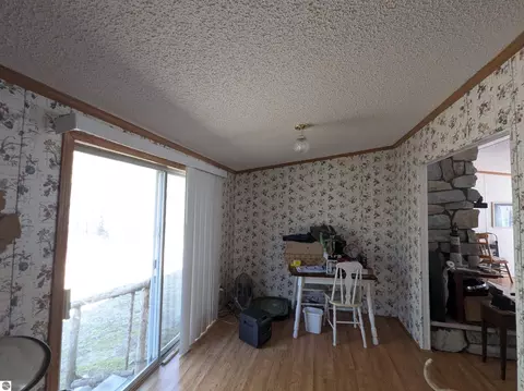 Dining - 5150 E Michigan Ave, Au Gres, MI 48703 photo 2 of 2