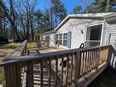 Exterior - 5150 E Michigan Ave, Au Gres, MI 48703 photo 6 of 14