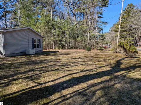 Exterior - 5150 E Michigan Ave, Au Gres, MI 48703 photo 4 of 14