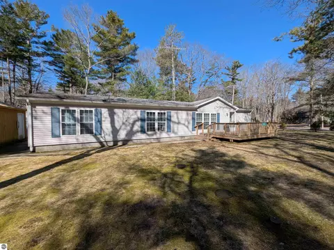 Exterior - 5150 E Michigan Ave, Au Gres, MI 48703 photo 2 of 14