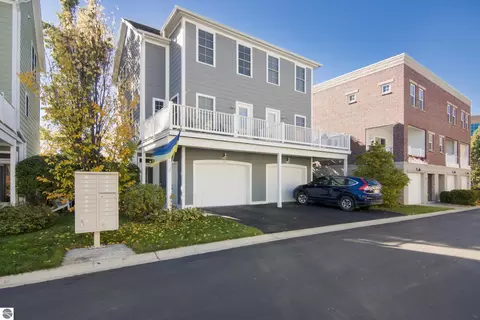 204 Midtown Dr, Traverse City, MI 49684