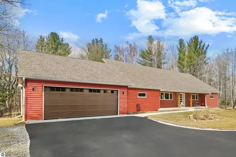6762 Pierce Rd, Kingsley, MI 49649
