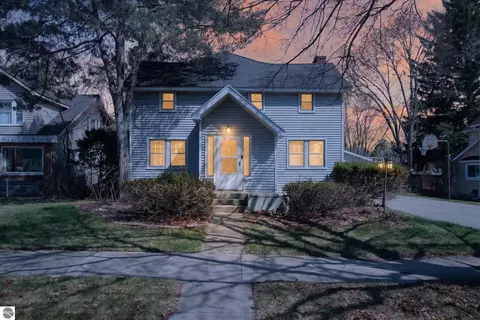 804 Woodworth Ave, Alma, MI 48801