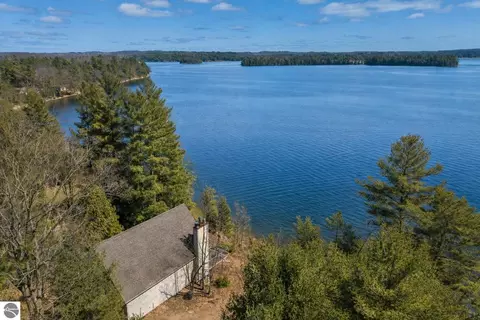 2414 Lake Dr #7, Traverse City, MI 49685
