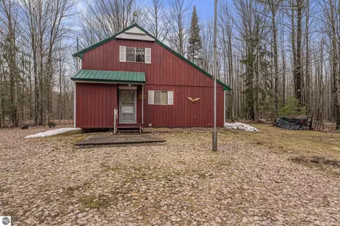 11470 SW Lund School Rd, Fife Lake, MI 49633
