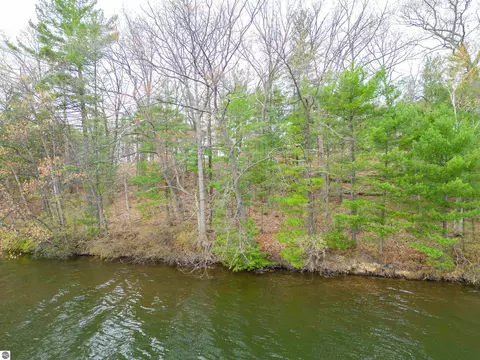 1565 Edgewater Rdg, Traverse City, MI 49684