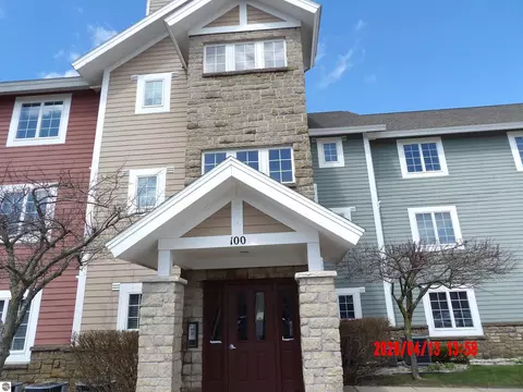 1246 Sunnyside Drive Apt 102 Wk 4 #102, WK 4, Cadillac, MI 49601
