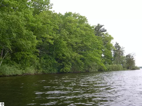 1573 Edgewater Rdg, Traverse City, MI 49684