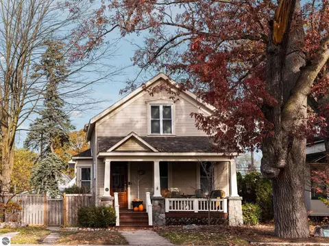 427 Washington St, Traverse City, MI 49684