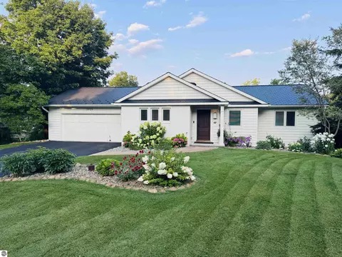 3939 Blue Heights Dr, Traverse City, MI 49686