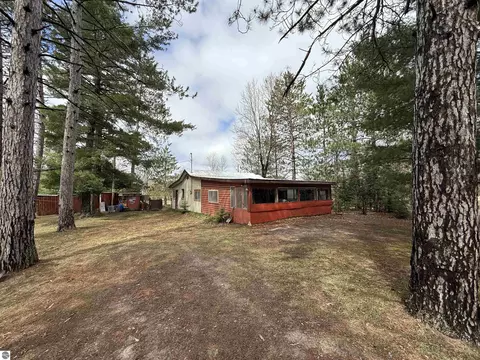 13260 S Sharon Rd SE, Fife Lake, MI 49633