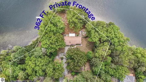 9017 Clam Lake Rd, Bellaire, MI 49615