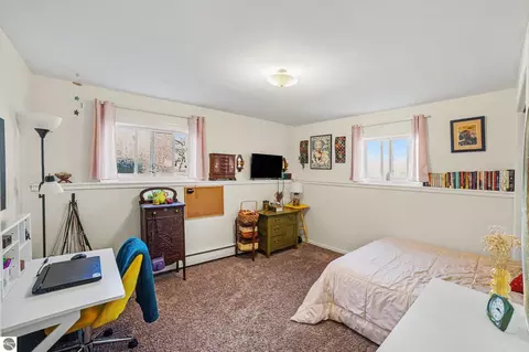 Bedroom - 898 Riverview, Alma, MI 48801 photo 2 of 2