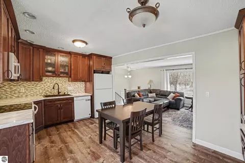 Kitchen - 898 Riverview, Alma, MI 48801 photo 1 of 2