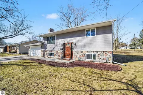 Exterior - 898 Riverview, Alma, MI 48801 photo 2 of 3