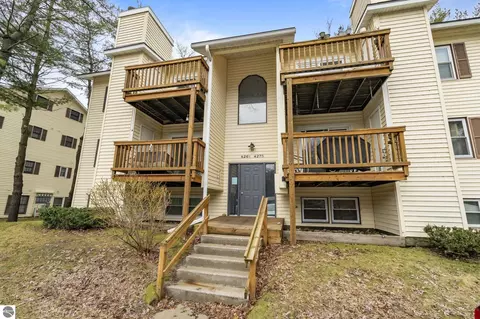 4265 Mitchell Creek Dr #27  3, Traverse City, MI 49686