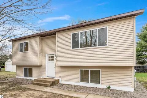 4456 S Manor Wood Dr, Traverse City, MI 49685
