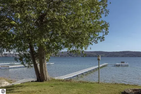 7753 Woodland Dr, Honor, MI 49640