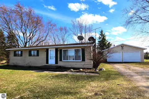 5232 Brackett Rd, Williamsburg, MI 49690