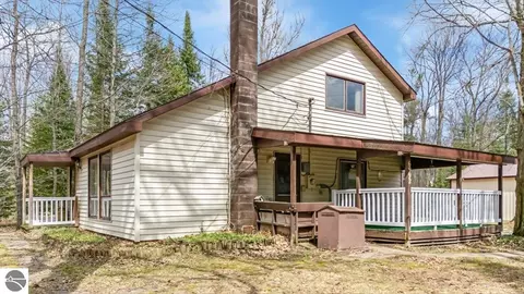 6992 Larry St, Hale, MI 48739