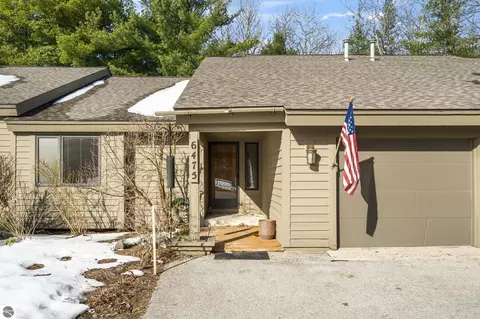 6475 Mission Rdg, Traverse City, MI 49686