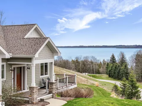 6790 S Rolling Hills Dr, Traverse City, MI 49684