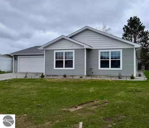 1948 Oriole Dr, Traverse City, MI 49685